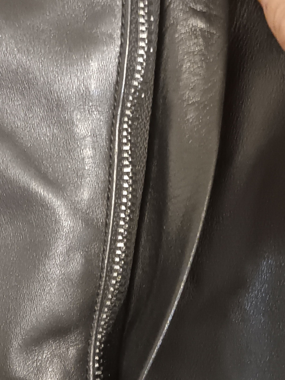 Gucci Black Satin-Lined Leather Pants with Embroidered Label W. 32. L 42 - Picture 4 of 10